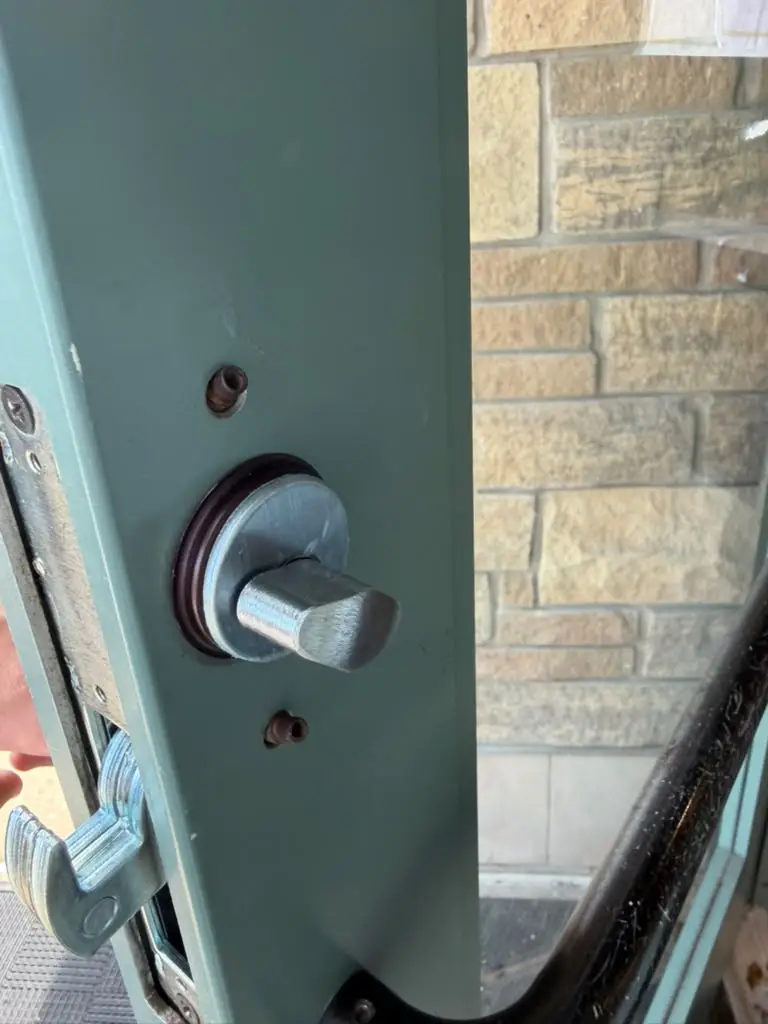 Locks R Us mobile locksmith in St. Louis, MO