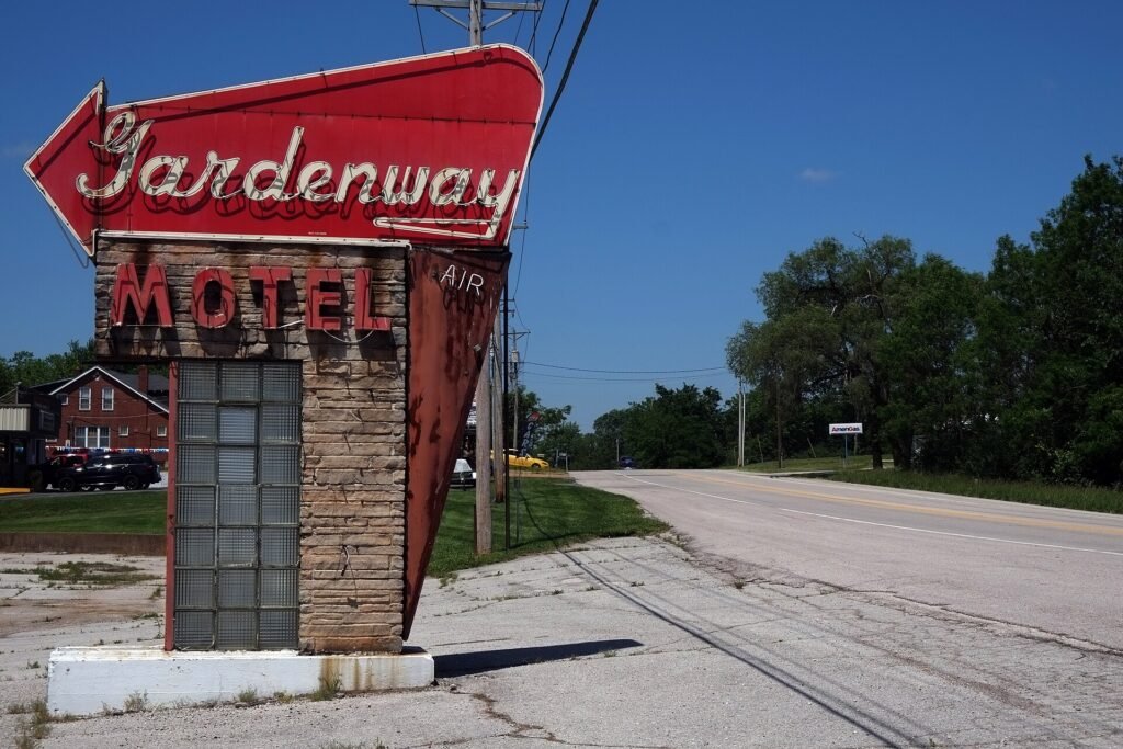 Old Gardenway Motel sign on historic Route 66 in Villa Ridge, Missouri