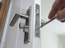 whit door lock fix Locksmith in Maryland Heights, MO